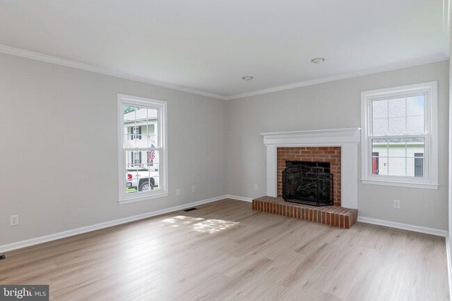 Photo - 561 Tiffany Ct