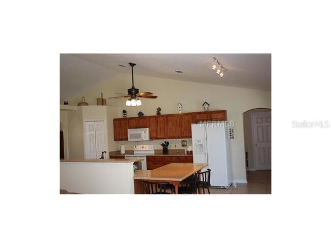 Photo - 390 Medallion Pl