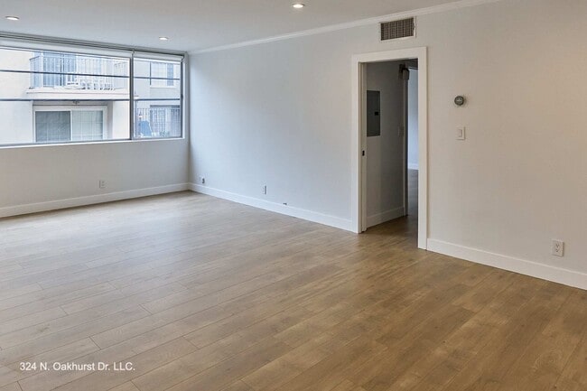 Photo - Oakhurst 90210 Apartments