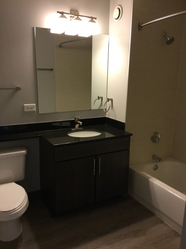 Photo - 330 N Canal St Unit 33E