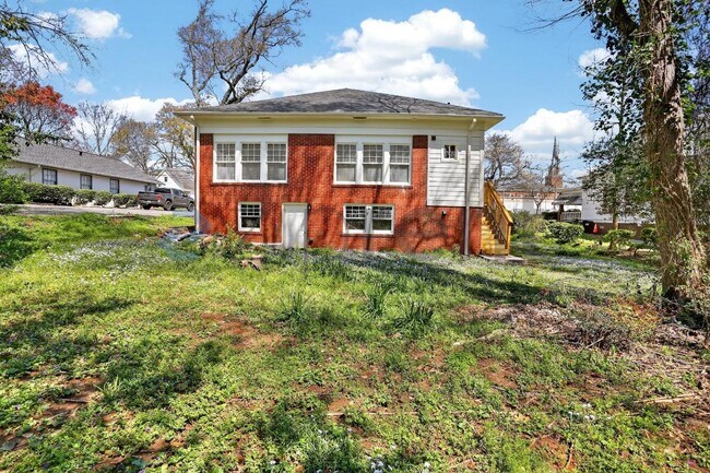 Photo - 1656 Ware Ave