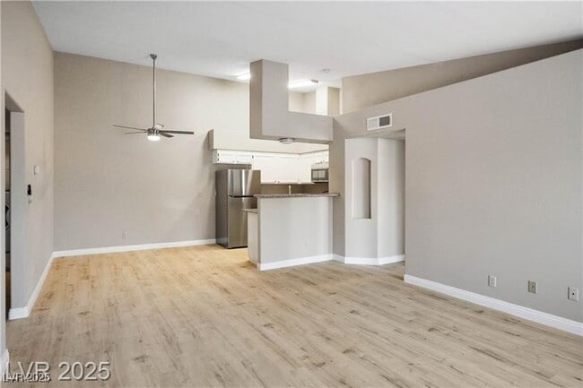 Photo - 1575 W Warm Springs Rd Unidad 2122