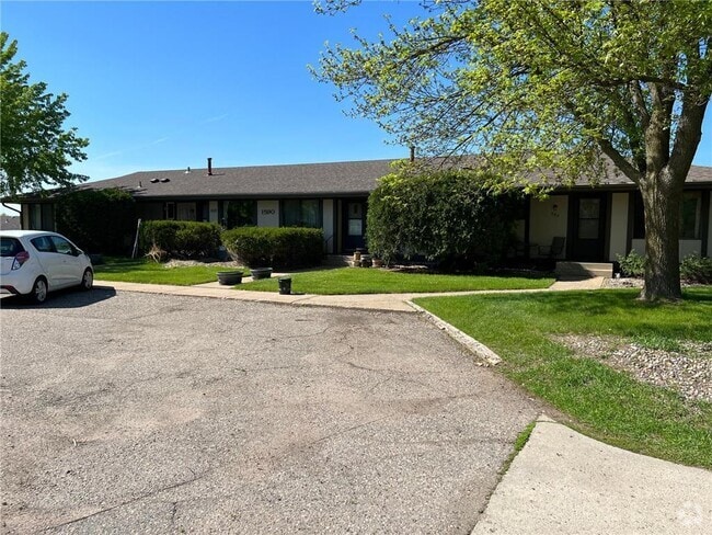 Building Photo - 1590 Commercial Ave Unit 204 Rental