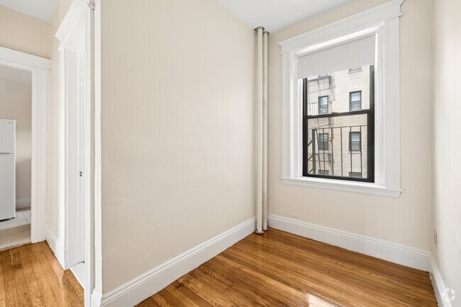 1BR, 1BA - 500SF - Dining Room