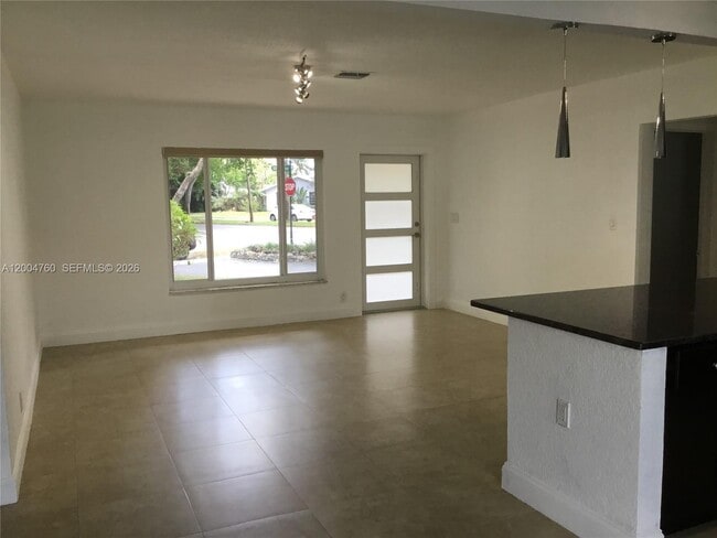 Photo - 5881 SW 15th St