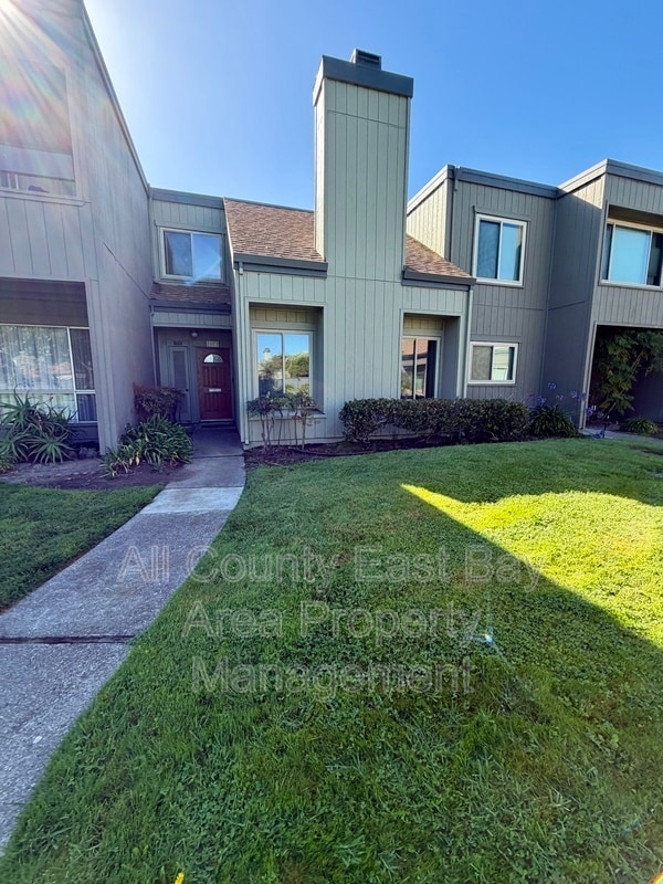 Building Photo - 1071 Jost Ln