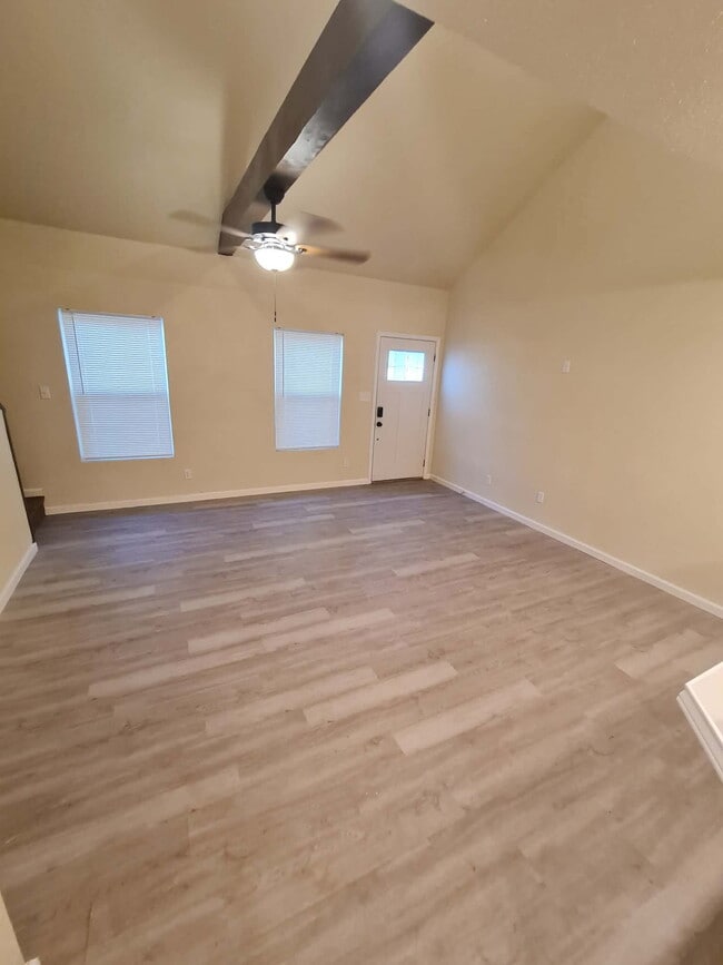 Photo - 527 Oak Lawn Dr