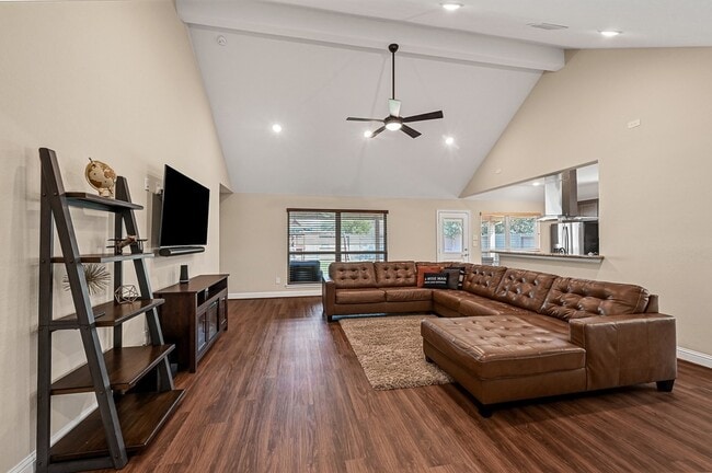Photo - 1035 E Hampton Dr