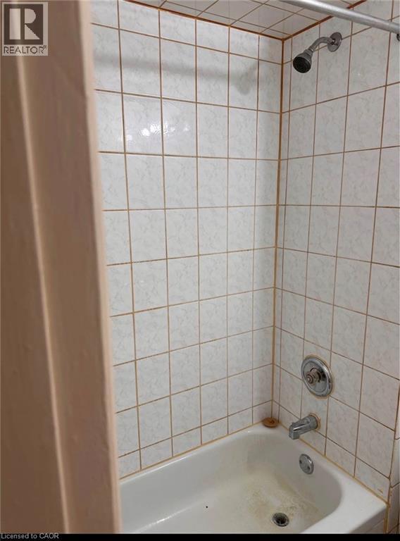 Photo - 240 Dalhousie St