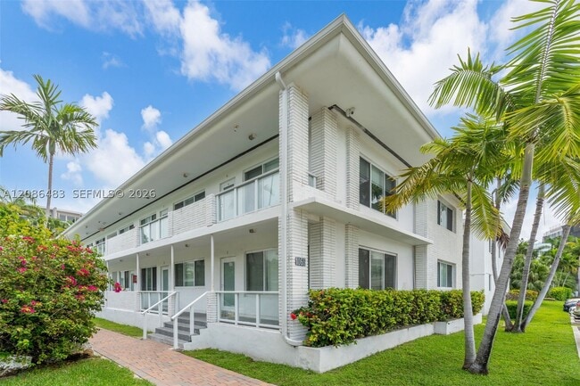Building Photo - 1065 98th St Unit 1