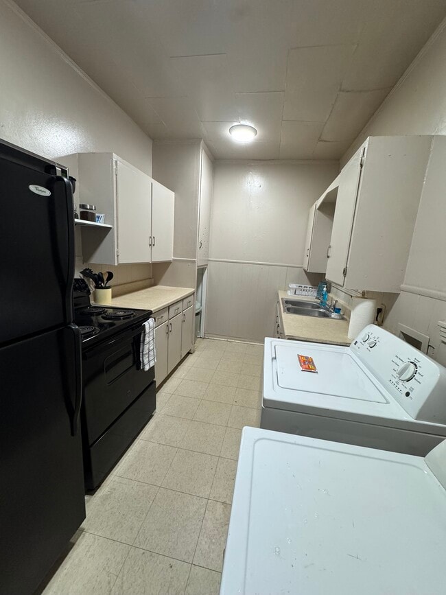 2379 Highland Ave Unit 4D