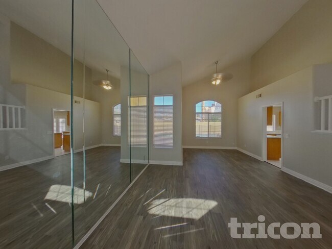 Photo - 1584 Bright View Dr