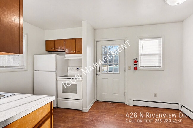 Photo - 428 N Riverview Dr