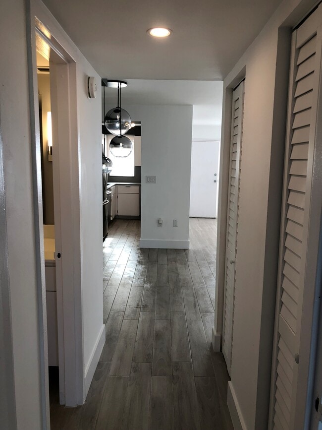 Photo - Carlyle Plaza