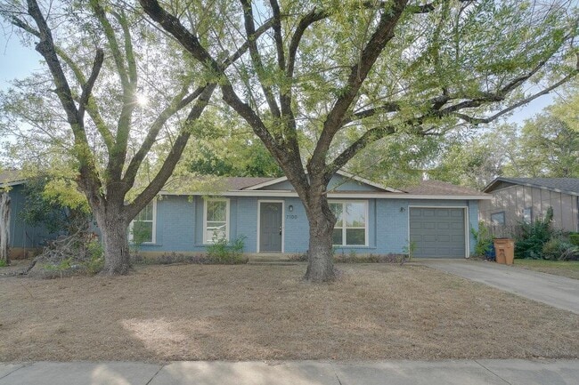 Building Photo - 7100 Barnsdale Way