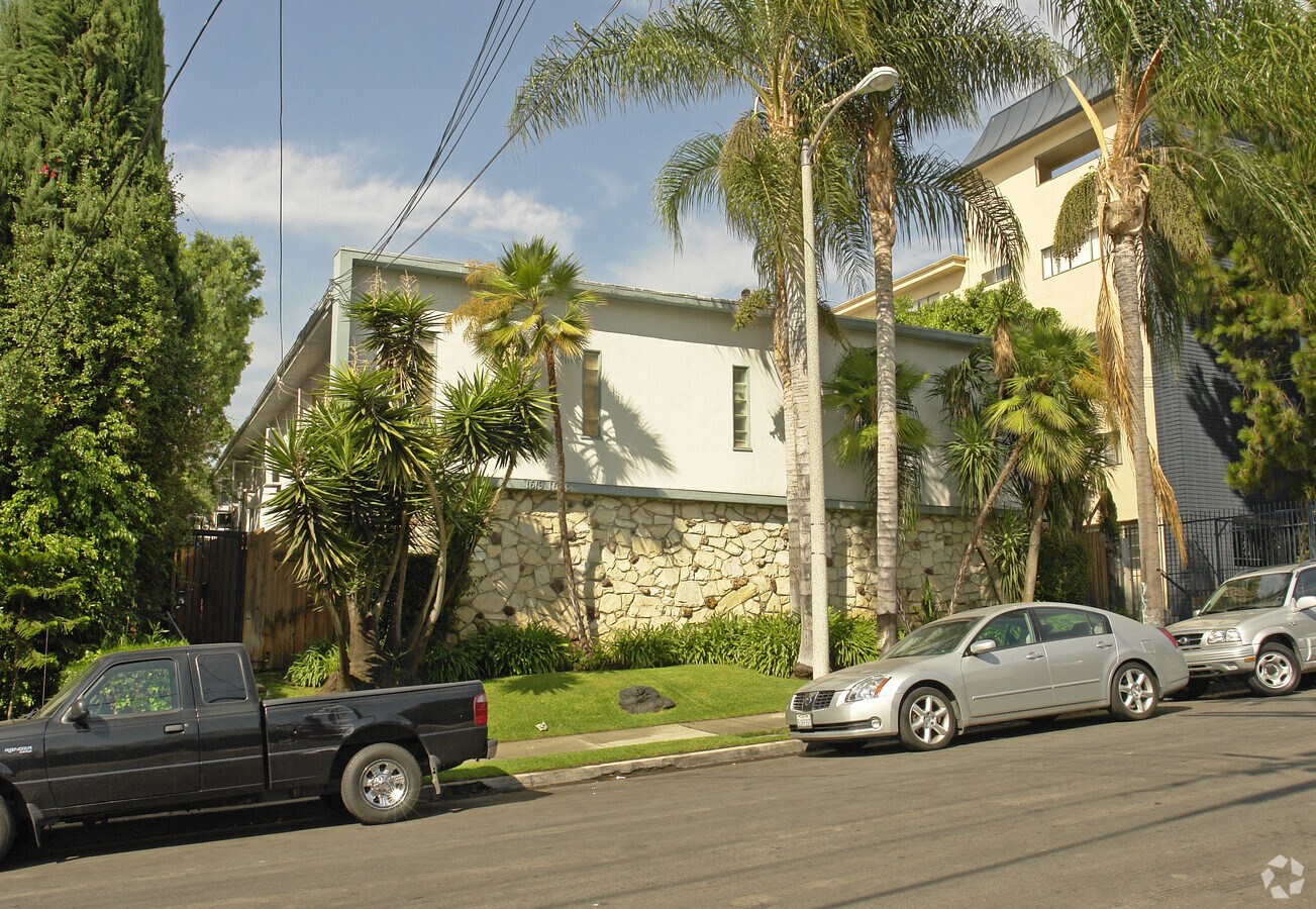 The Holly Martel - The Holly Martel Apartments