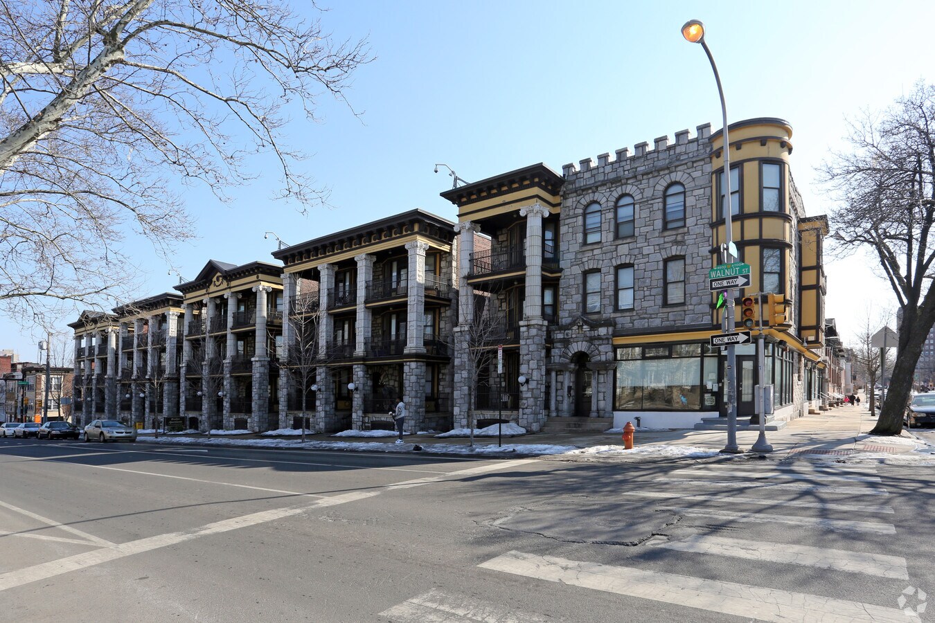 Breslyn House - Breslyn House