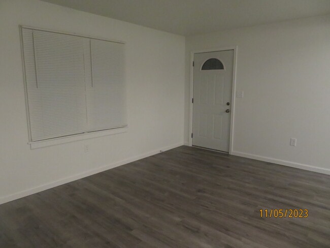 Photo - 324 McGoodwin Ave