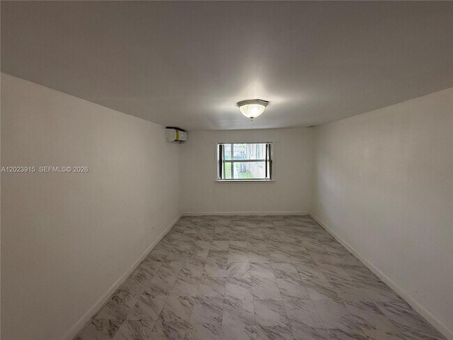 Photo - 3513 SW 4th St Unit 2