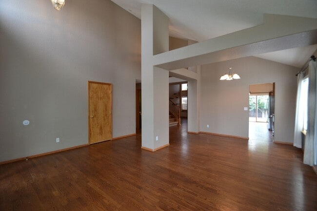 Photo - 4879 Jedediah Smith Rd