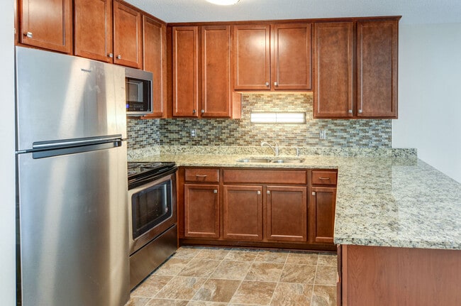 Building Photo - Charlton Estates Rental