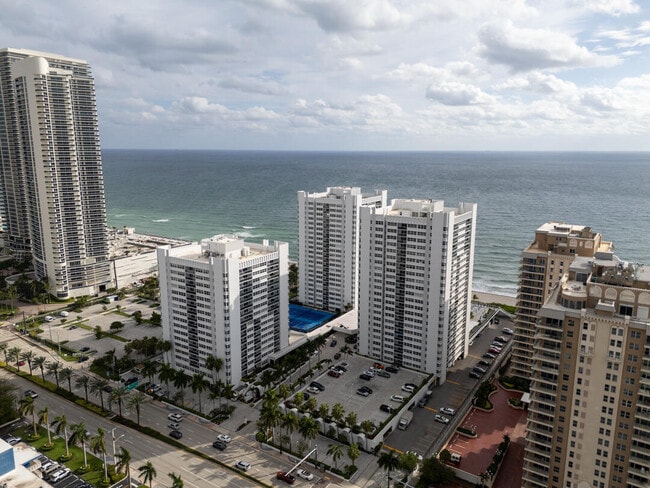 Photo - 1904 S Ocean Dr Unidad 201