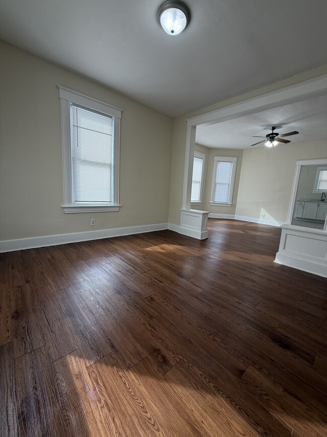 Photo - 2613 Iowa St