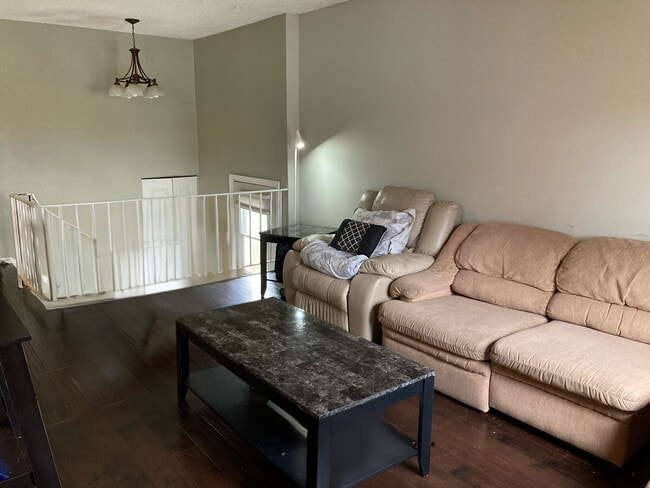 Photo - 1203 Afton Dr Unité Room 2