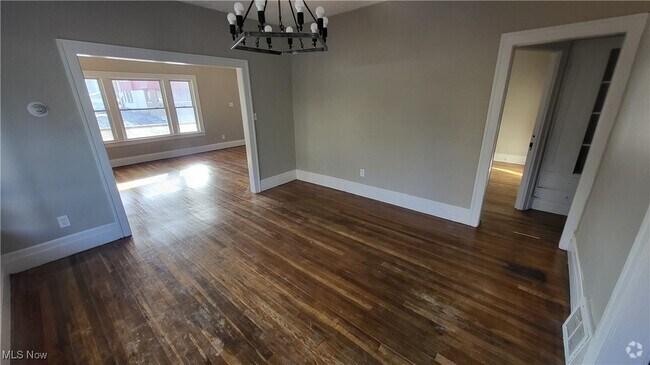Building Photo - 14003 Mont Ave Unit Lower Rental