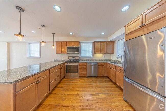 Building Photo - 1012 Chestnut St Rental