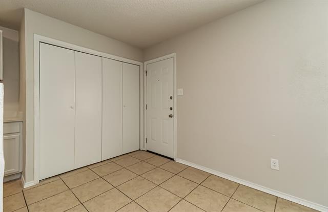Photo - 3904 Royal Crest Dr