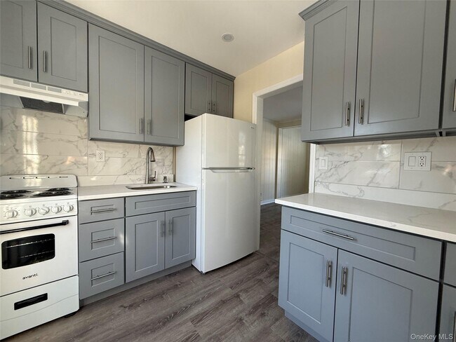 Photo - 6 Bayberry Ln