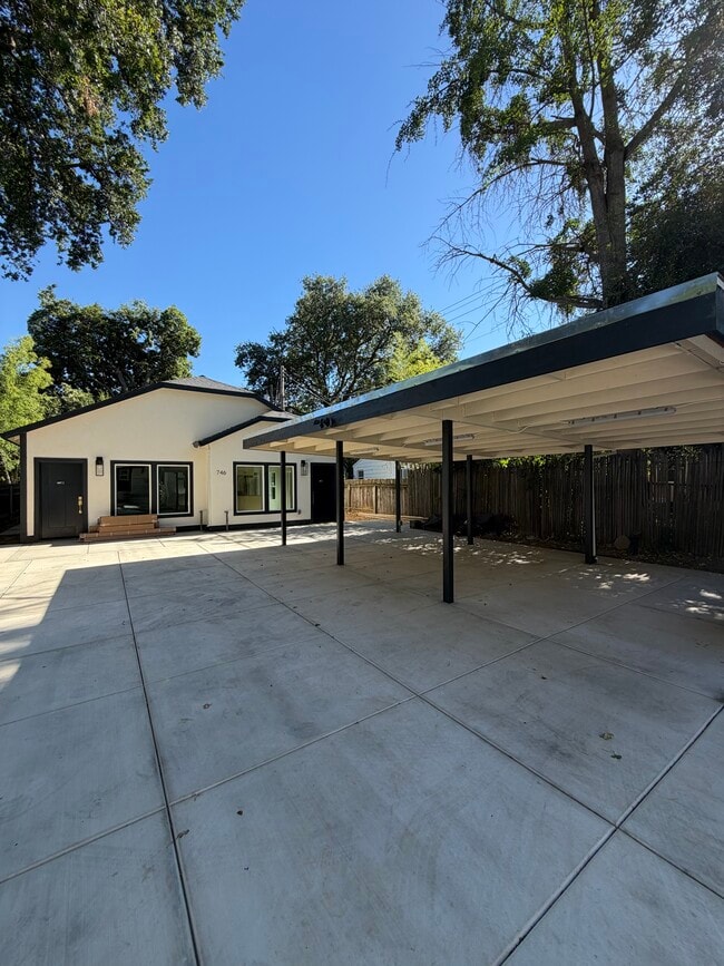 Photo - 746 7th Ave