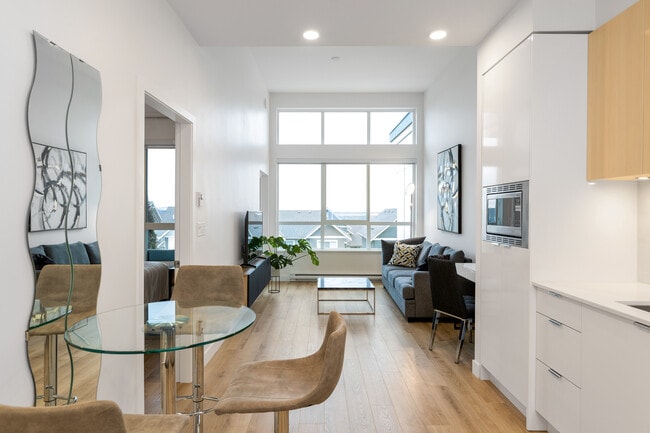 Building Photo - 4690 Hawk Ln Unit 412