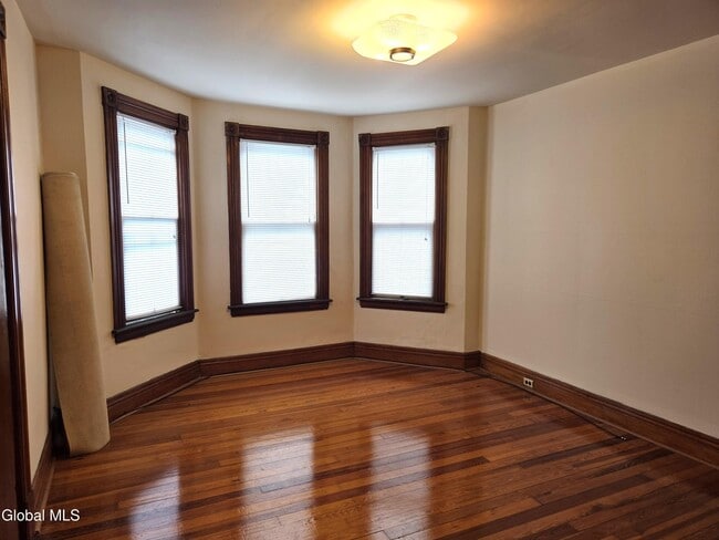 Photo - 1273 Parkwood Blvd