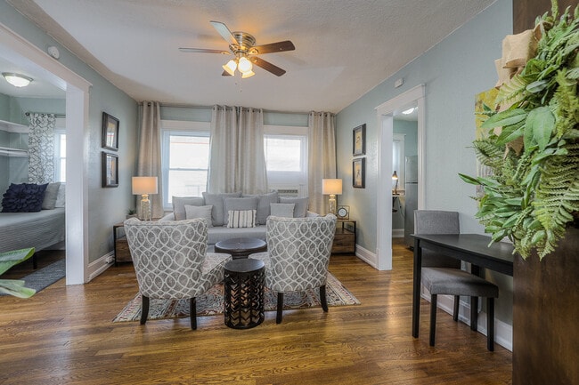 Photo - 3721 Broadway