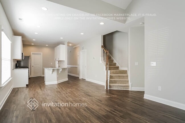 Photo - 668 Barneswyck Dr