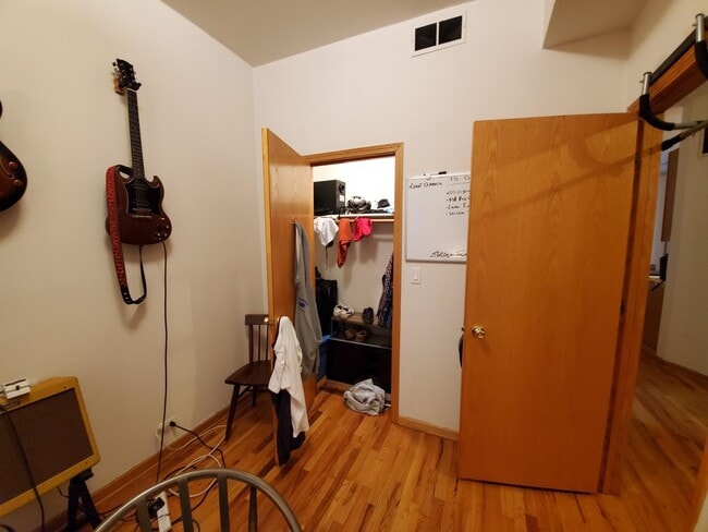 Photo - 2048 N Western Ave Unidad 2R