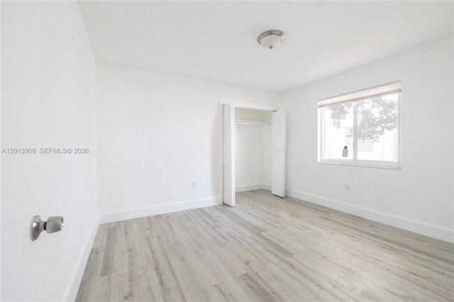 Photo - 1091 SW 4th St Unit 1