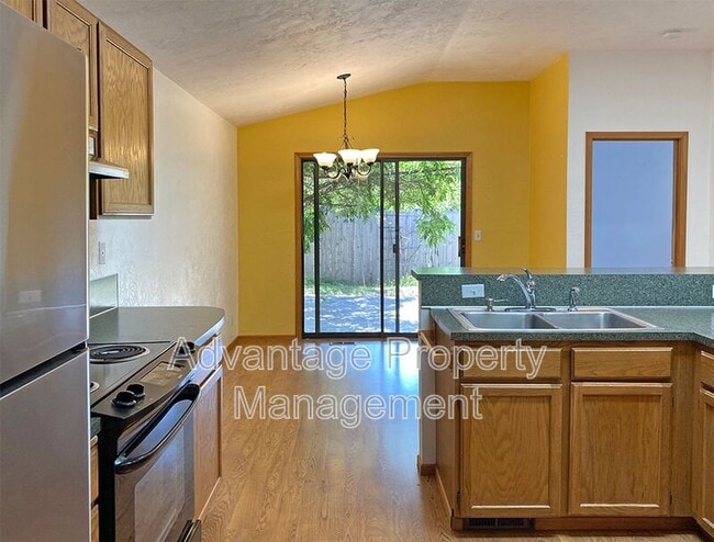 1138 NE Conser Pl