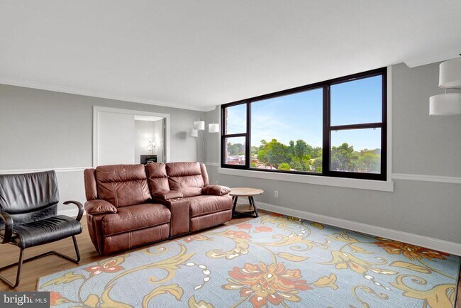Building Photo - 4600 Duke St Unit 704 Rental