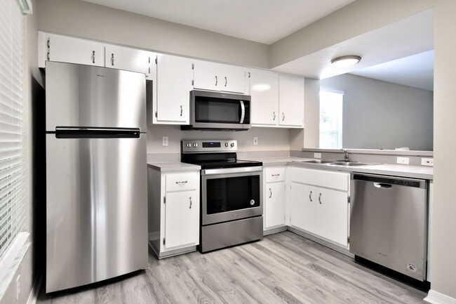 Photo - 610 SW 11th Ln Unit 610-C