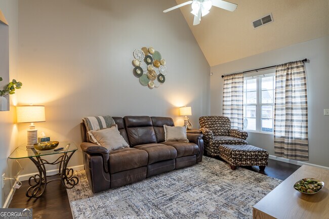 Photo - 106 Middlebrook Dr