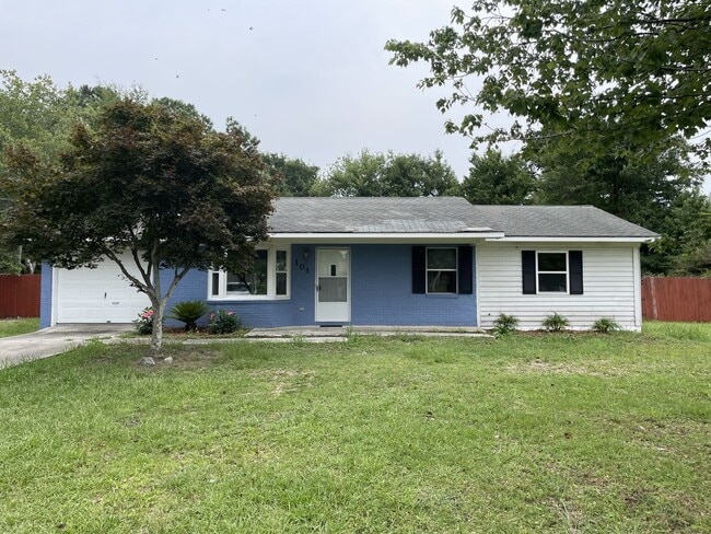 Building Photo - 101 Palmetta Dr
