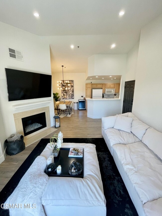 Photo - 675 Oak Run Trail