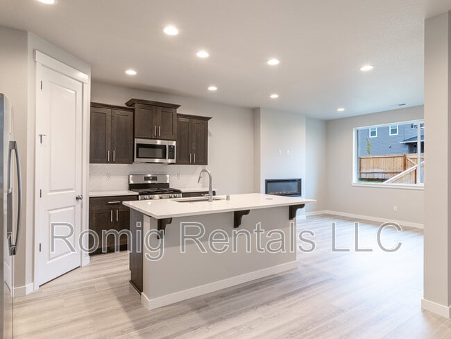 Photo - 18613 NE 44th Ave