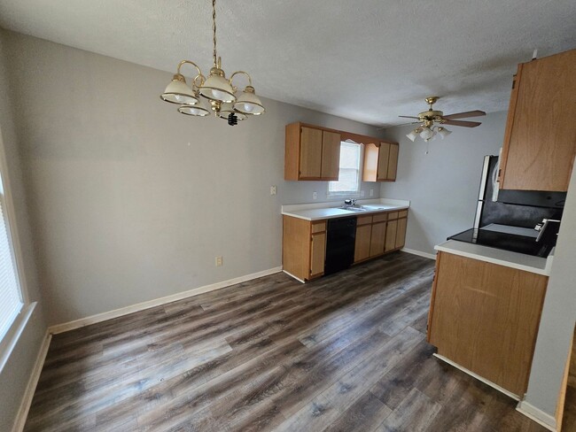 Photo - 6520 Applewhite Rd