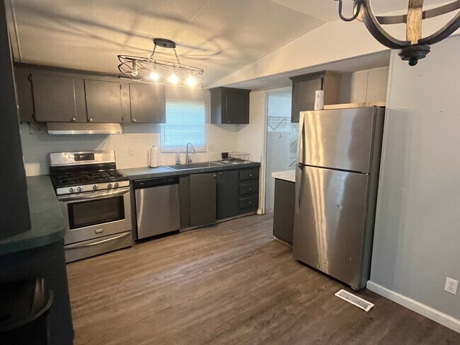 Photo - Newly renovated 3 Bedroom Mobile Home Just...