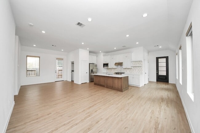 Photo - 15623 Red Panda Rd