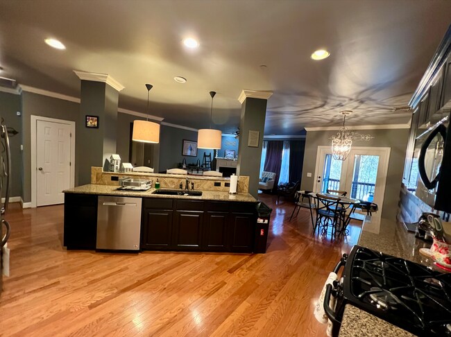 Photo - 3348 Redmon Hill